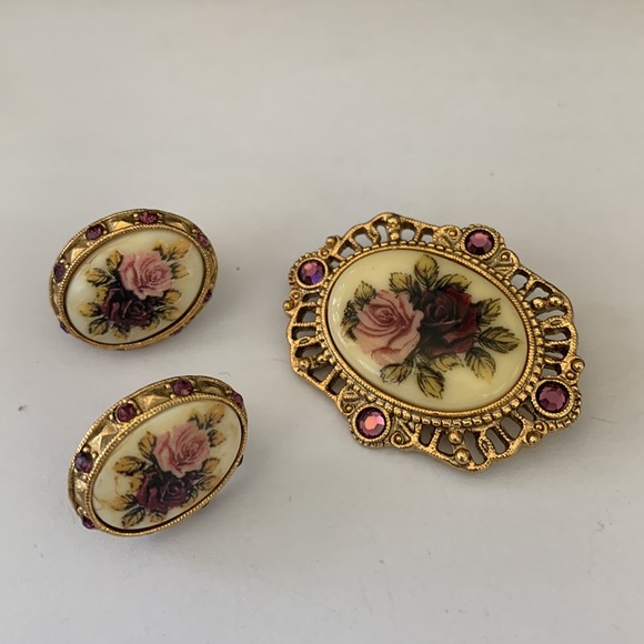 Vintage “1928” Gold & Purple Pin & Earrings Set - Picture 2 of 6